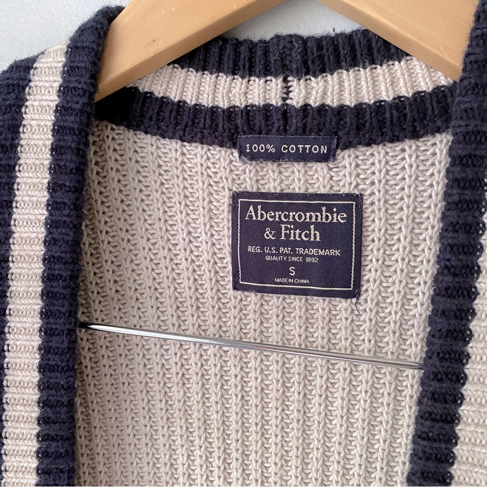 Abercrombie and Fitch collegiate knit cardigan - Picture 2 of 5